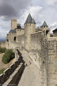 Bilderbuchblick auf die Stadtmauer von Carcassonne