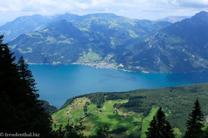 Blick auf den Vierwaldstättersee und zum Rigigebiet