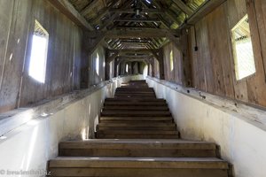 Die Treppen hinauf zur Kirchenburg von Biertan