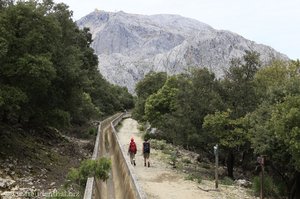 Wasserzuleitung zum Cúber, Wanderweg von Lluc zum Stausee