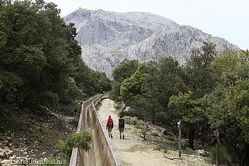 Wasserzuleitung zum Cúber, Wanderweg von Lluc zum Stausee