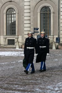 zwei frierende Wachen beim Schoss von Stockholm