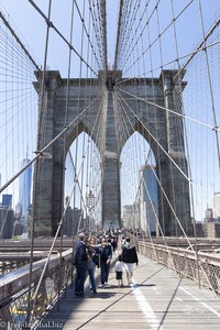 Pfeiler der Brooklyn Bridge von New York