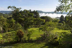 Aussicht über den Garten der Hacienda Anacaona in San Agustin