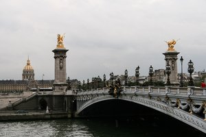 Pont Alexandre III. über der Seine