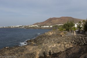 Entlang der Avenida Maritíma nach Playa Blanca