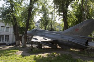 ein Kampfjet mitten in Chisinau - das Militärmuseum