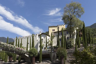 Ansicht Schloss Trauttamansdorff vom Parkplatz