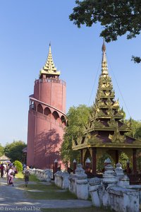 Wachturm im Königspalast von Mandalay
