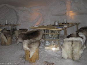 eisiges Restaurant im Iglu