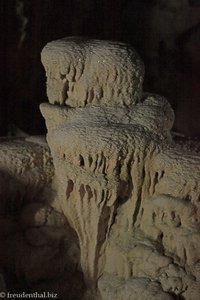 Elefant als Tropfstein in der Coral Cave des Chiew-Lan-See
