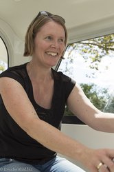auch Anne darf mal ans Steuer auf dem Canal du Midi