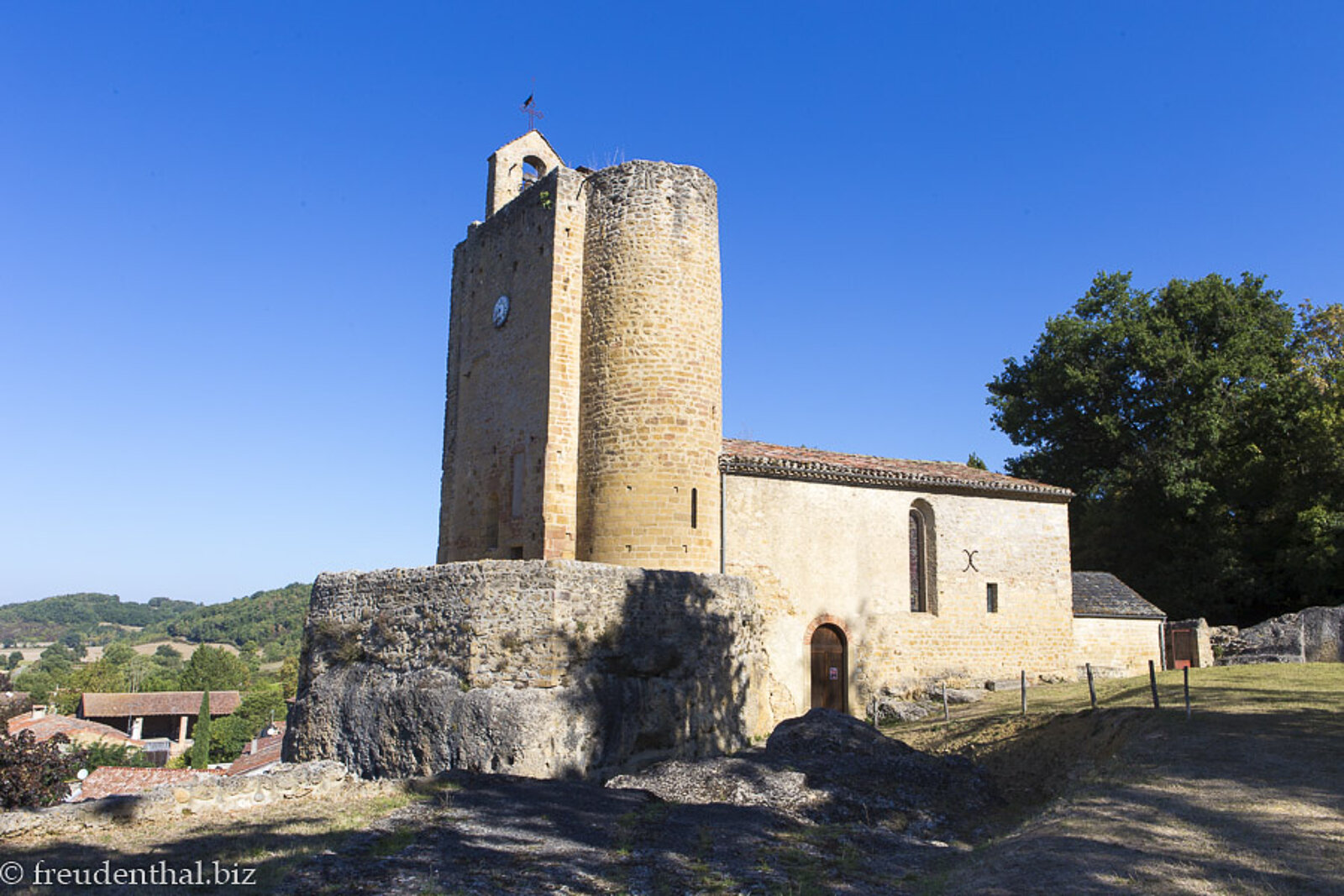 Felsenkirche von Vals in den Midi-Pyrénées in Südfrankreich