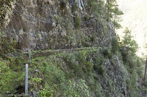 Hie und da fehlen die Sicherungsseile entlang der Levada.