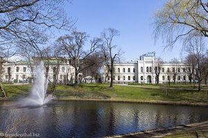 der Stadtkanal beim Basteiberg von Riga