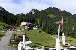 Habergschwänd - Blick vom Massenlager zur Bergstation der Kerenzer Sportbahnen
