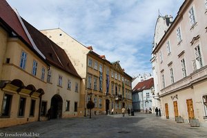Altstadt von Bratislava mit dem Mirbach Palais (Mirbachov Palac)