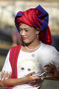 schöne, traditionelle Frau bei Indein