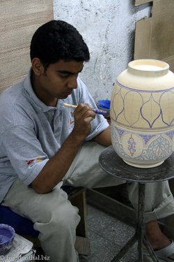 Künstler bei der Arbeit in Fès