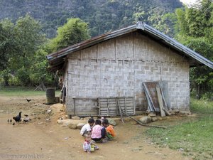 im Hmong-Dorf bei Vang Vieng