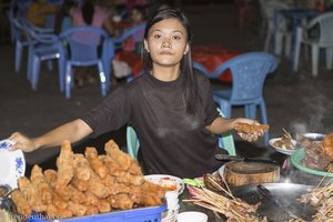 Garküche auf dem Nachtmarkt von Mawlamyaing