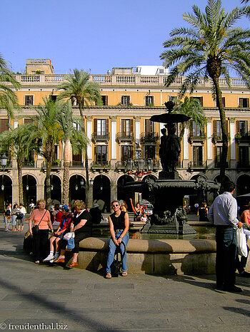 Brunnen bei der Placa Reial in Barcelona