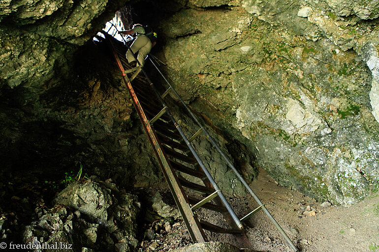 Treppe, eigentlich Leiter hoch zum Niederbauen-Chulm