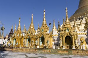 Stupas in der Shwedagon-Pagode