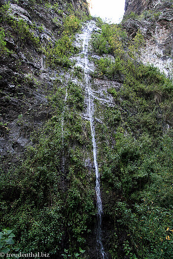 der vordere, kleinere Wasserfall des Barranco del Infierno auf Teneriffa