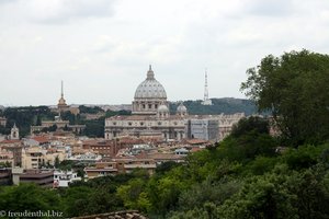 Blick von Trastevere zum Petersdom