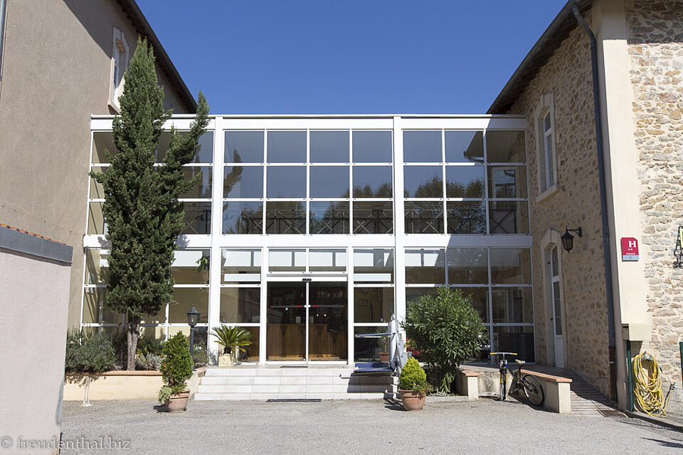 Eingang ins Hotel les Minotiers in Mirepoix