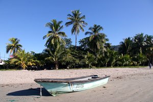 Boot am Strand von Sámara