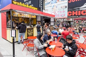 Imbissstand am Times Square von New York