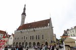 Auf dem Rathausplatz von Tallinn ist einiges los