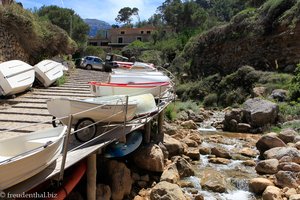 Boote oberhalb der Bucht von Deià