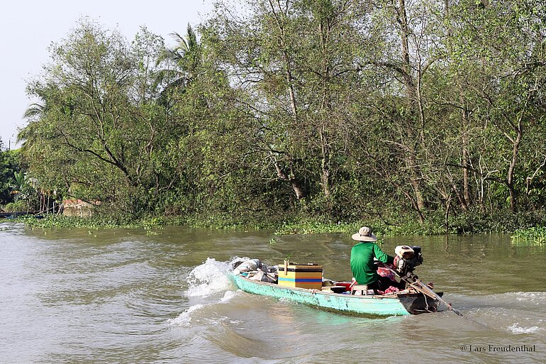 kleines Händlerboot Sông Cổ Chiên