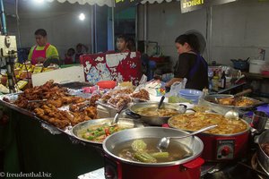 Garküchen beim Nachtmarkt von Bangkok
