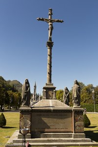 bei den Sanktuarien von Lourdes