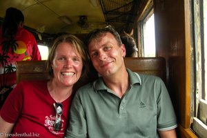Anne und Lars im Zug auf der Todesstrecke am Kwai