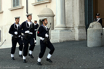 Wachablösung beim Palazzo Quirinali