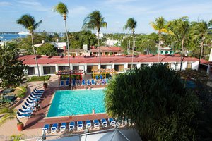 Blick vom Balkon zum Pool - Hotel Jagua Cienfuegos