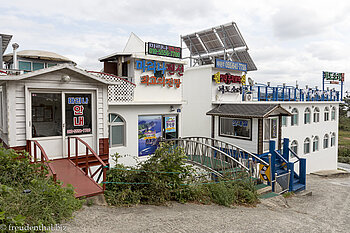 Aussichtsrestaurants oberhalb des Strands von Suryuk
