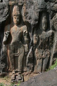 etwa 1000 Jahre alte Buddhafiguren bei Buduruwagala
