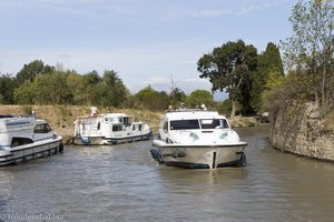 wir warten an der Schleuse von Pechlaurier