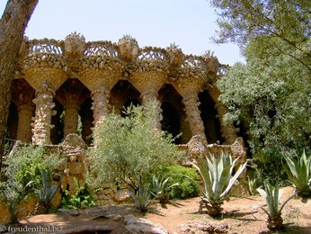 Säulenhalle im Park Güell