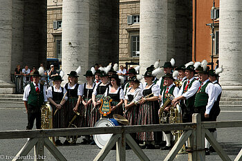 Gruppenfoto auf dem Petersplatz