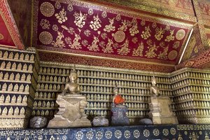 Goldene Buddhas in der »Roten Kapelle« beim Wat Xieng Thong