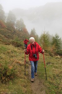 Mit Wanderstöcken sicher auf den Hausberg von Sterzing