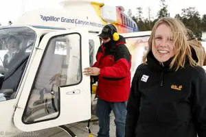 Annette nach dem tollen Hubschrauber-Rundflug über den Grand Canyon