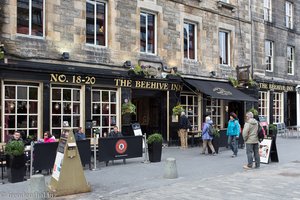 das Big Beehive Inn auf dem Grassmarket in Edinburgh